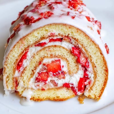 Strawberry Shortcake Cheesecake Rolls